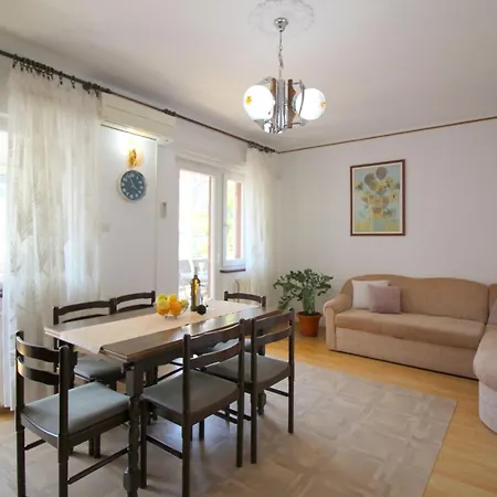 Gina Mit Terrasse, Grill Und Liegen شقة بوريتش