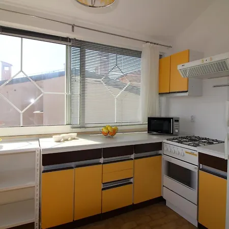 شقة Gina Mit Terrasse, Grill Und Liegen بوريتش